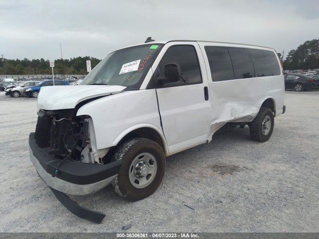 Chevrolet Express Passenger Lt 2017 1GAZGMFG8H1260188 Image 2