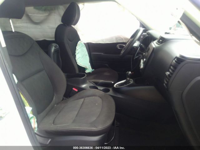 KNDJN2A2XF7221042 KIA Soul Base