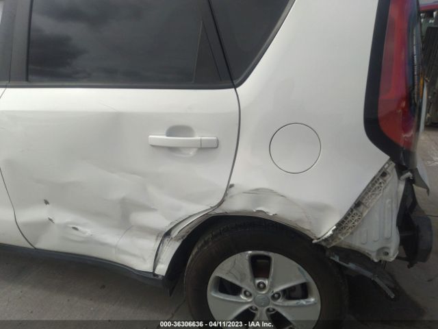 KNDJN2A2XF7221042 KIA Soul Base