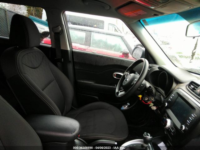KNDJN2A29J7548301 KIA Soul Base