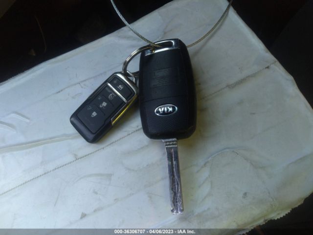 KNDJN2A24H7420574 KIA Soul Base