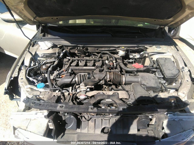 Honda Accord Touring 2018 1HGCV1F94JA097078 Image 10