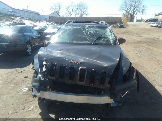 1C4PJLCB5GW247421 Jeep Cherokee 75th Anniversary