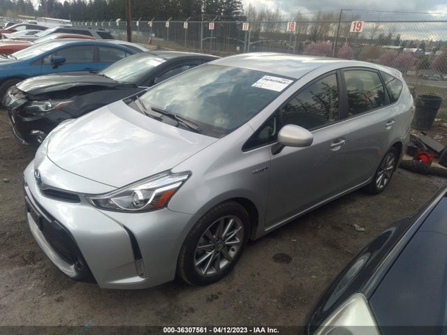 Toyota Prius V Two/five/three/four 2017 JTDZN3EU4HJ063517 Image 2
