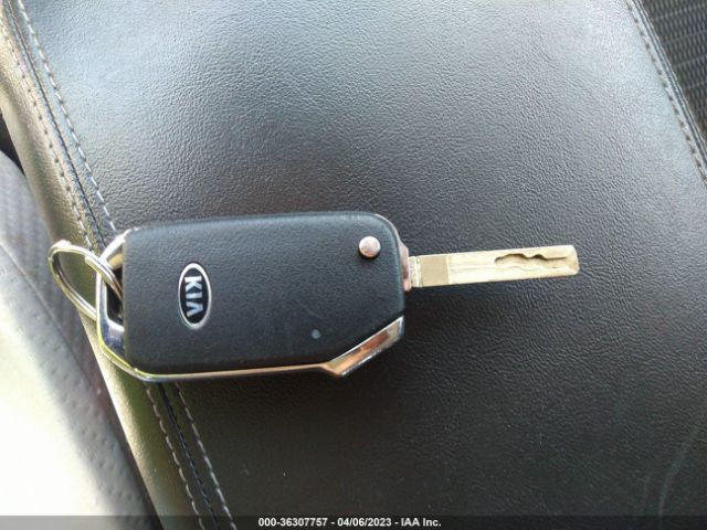 5XYRG4LC0MG006607 KIA SORENTO LX