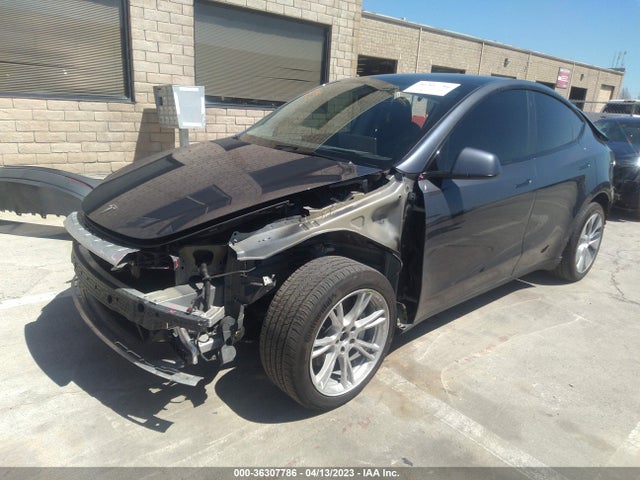 Tesla Model Y Long Range 2021 5YJYGDEE4MF301632 Image 2