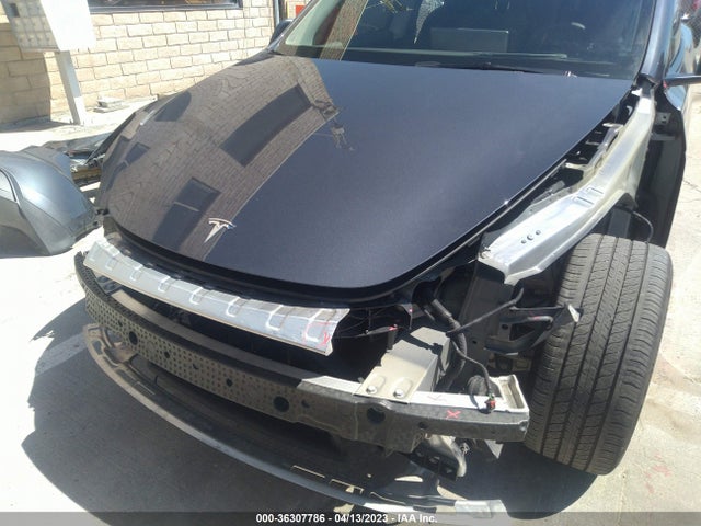 Tesla Model Y Long Range 2021 5YJYGDEE4MF301632 Image 8