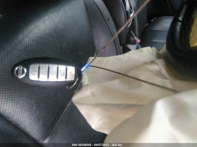 JN8AT2MT8HW407640 Nissan Rogue Sl