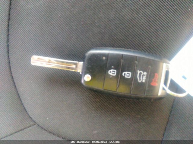 KNDJP3A50F7184061 KIA SOUL +