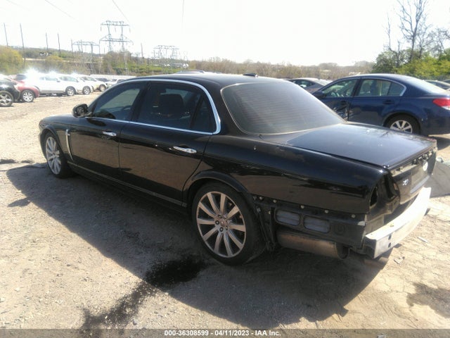 2008 JAGUAR XJ VANDEN PLAS VIN: SAJWA82B18SH23543