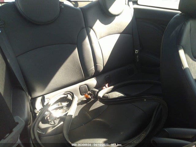 2010 MINI COOPER HARDTOP VIN: WMWMF3C59ATZ67258