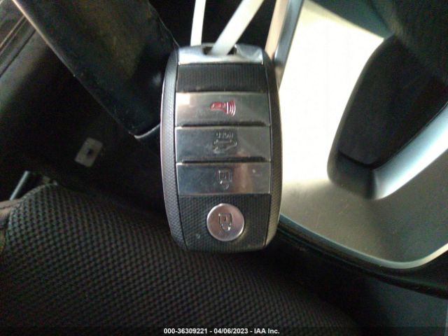 5XXGT4L39LG426033 KIA Optima S