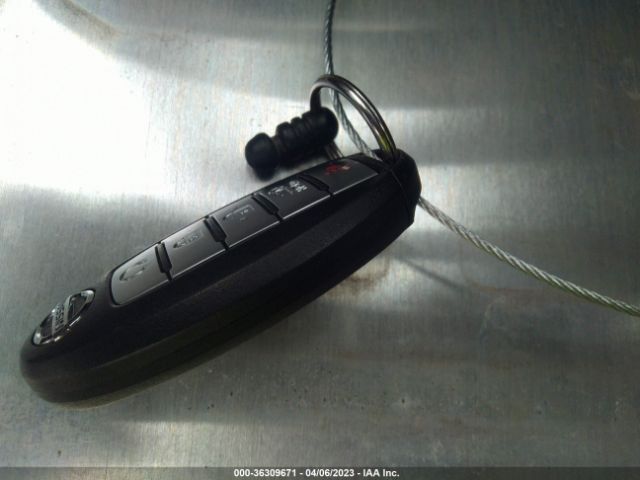 JN8AT2MT6JW467700 Nissan Rogue Sl