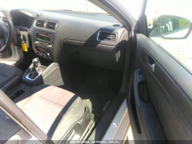 3VW2K7AJ9EM322978 Volkswagen Jetta Sedan S
