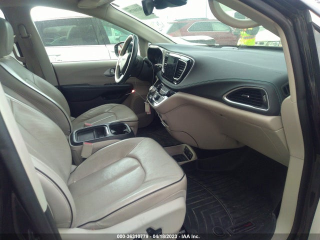 Chrysler Pacifica Hybrid Platinum 2017 2C4RC1N7XHR730509 Image 5