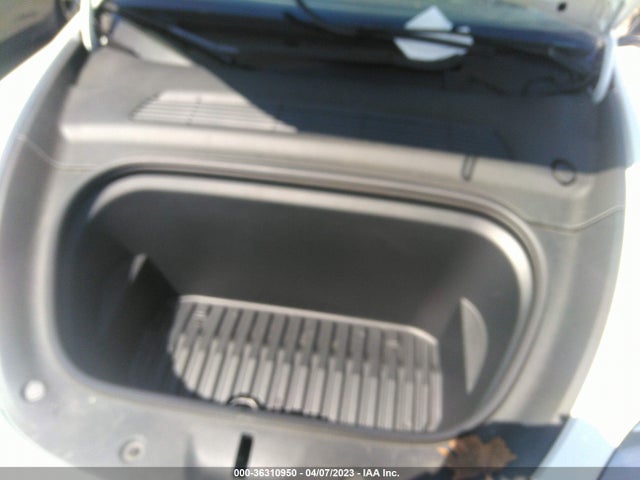 Tesla Model Y Long Range 2021 5YJYGDEE3MF271197 Image 11