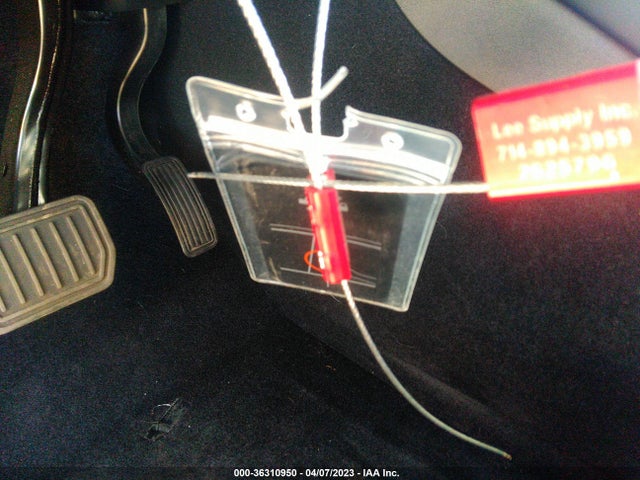 Tesla Model Y Long Range 2021 5YJYGDEE3MF271197 Image 3