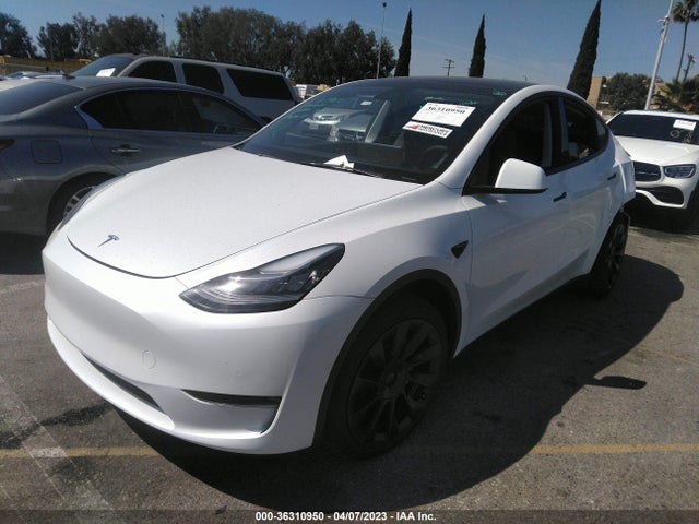 Tesla Model Y Long Range 2021 5YJYGDEE3MF271197 Image 2