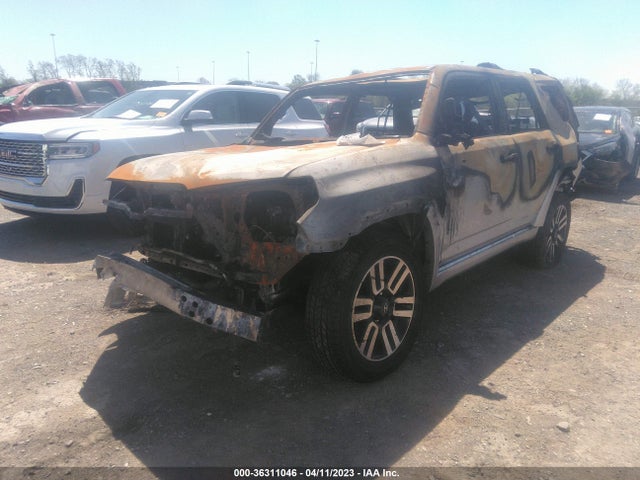 Toyota 4RUNNER SR5 2019 JTEBU5JR7K5701028 Image 2
