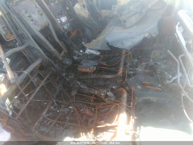 Toyota 4RUNNER SR5 2019 JTEBU5JR7K5701028 Image 8
