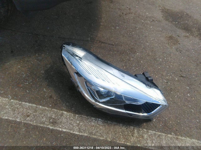 Ford ESCAPE SEL 2018 1FMCU0HD7JUD47372 Image 4