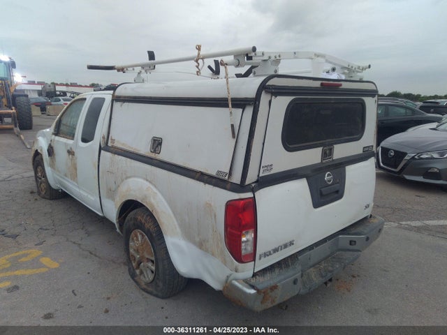 2015 NISSAN FRONTIER SV/DESERT RUNNER VIN: 1N6AD0CU8FN757311
