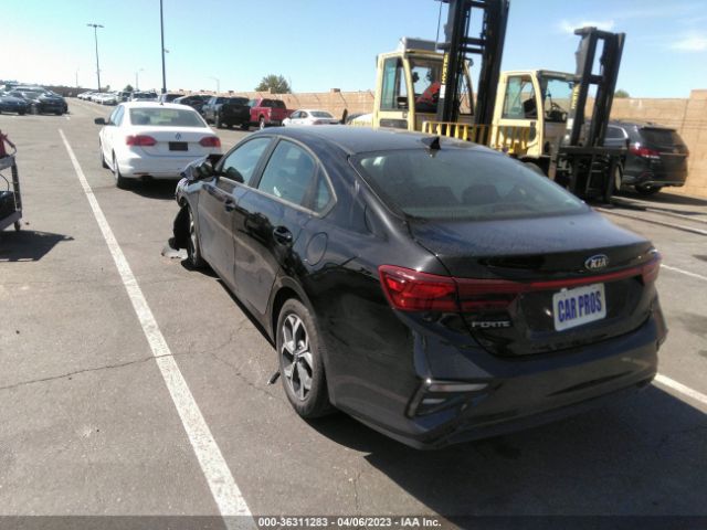 3KPF24AD6ME401773 KIA Forte Lxs