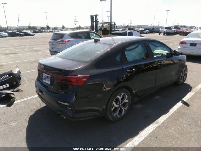 3KPF24AD6ME401773 KIA Forte Lxs