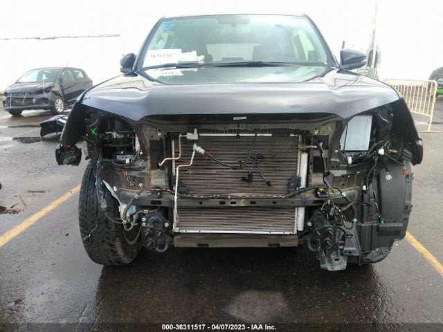 Toyota 4RUNNER SR5 2018 JTEBU5JR3J5513699 Image 8