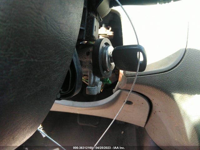 2005 FORD FOCUS S VIN: 1FAFP34N25W257880