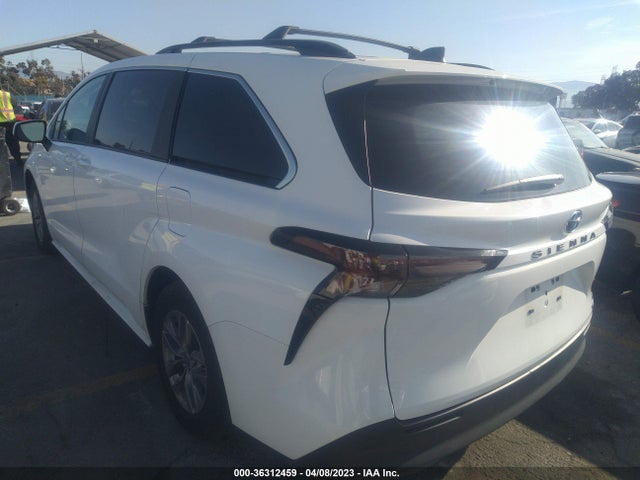 Toyota SIENNA LE 2023 5TDKRKEC1PS141857 Image 3