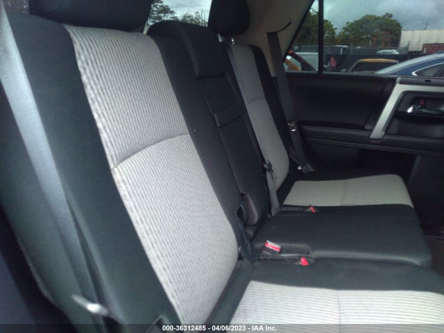 Toyota 4RUNNER SR5 2021 JTEMU5JR9M5899350 Image 9
