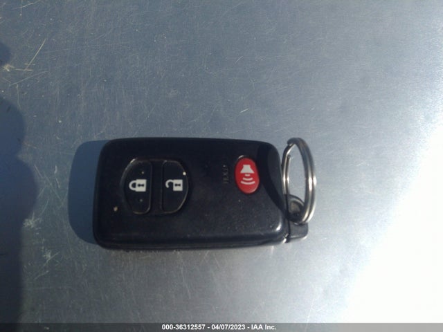 Toyota Prius V Two/five/three/four 2016 JTDZN3EU3GJ048862 Image 3