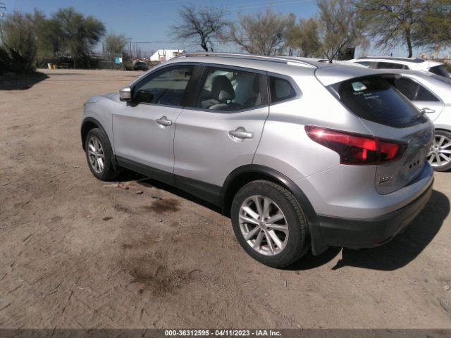 JN1BJ1CP1JW500867 Nissan Rogue Sport Sv