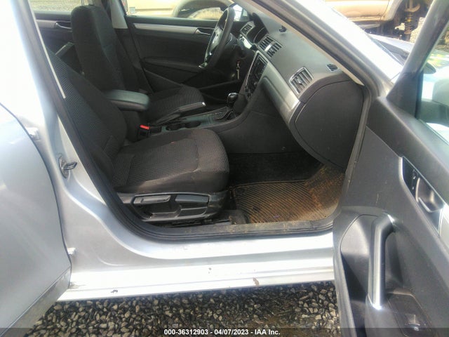 Volkswagen Passat 1.8t S 2017 1VWAT7A38HC015561 Image 5