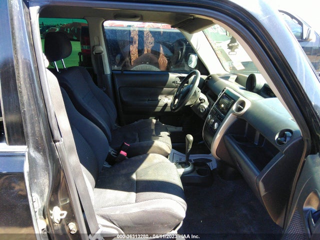 2005 SCION XB VIN: JTLKT324450183321