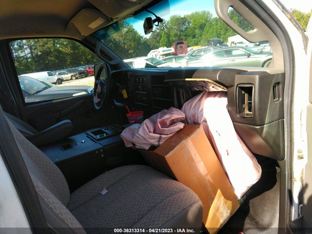 Chevrolet EXPRESS CARGO VAN 2017 1GCWGAFF2H1156585 Image 5