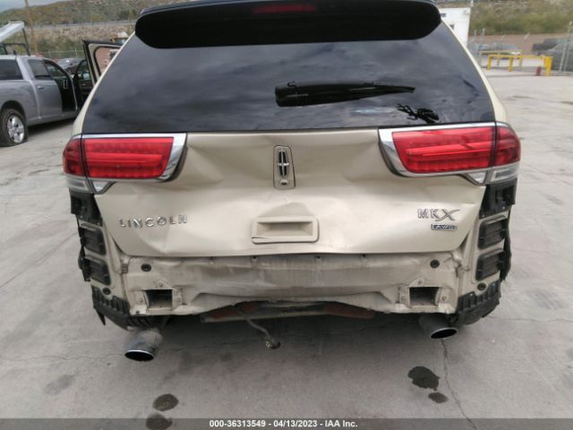 2LMDJ8JK7EBL01979 Lincoln MKX