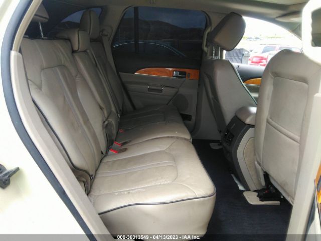 2LMDJ8JK7EBL01979 Lincoln MKX