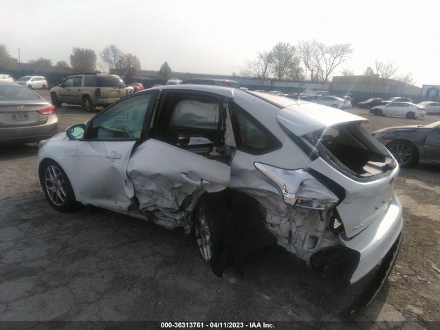 Ford FOCUS SE 2015 1FADP3K21FL290002 Image 3
