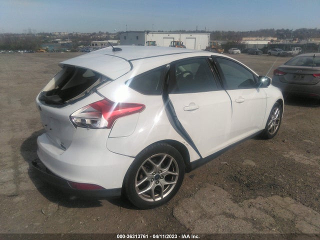 Ford FOCUS SE 2015 1FADP3K21FL290002 Image 4