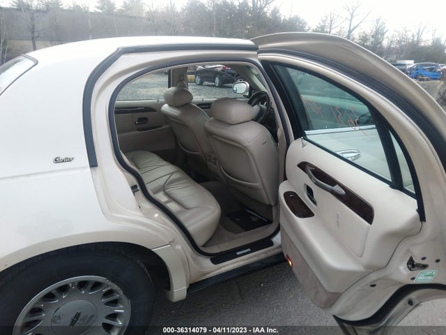 1999 LINCOLN TOWN CAR CARTIER VIN: 1LNHM83W1XY661467