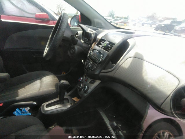 Chevrolet SONIC LT 2015 1G1JC5SH6F4192613 Image 5