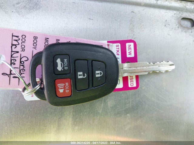 Toyota Corolla L/le/xle/se 2017 5YFBURHE3HP675764 Image 3