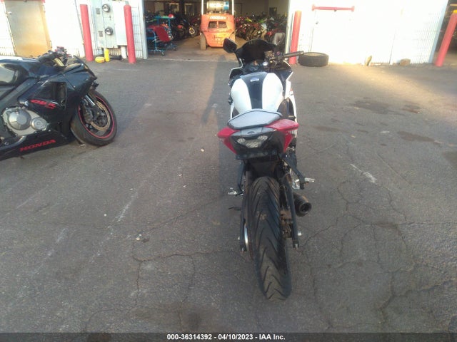 Yamaha YZFR3 2016 MH3RH06Y3GK012785 Image 19