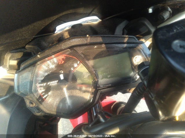 Yamaha YZFR3 2016 MH3RH06Y3GK012785 Image 20