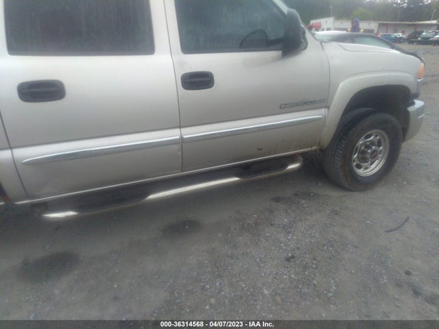 2005 GMC SIERRA 2500HD SLE VIN: 1GTHK23U45F881605