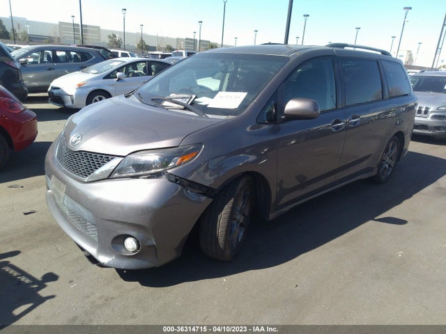 Toyota SIENNA SE 2015 5TDXK3DC5FS635588 Image 2
