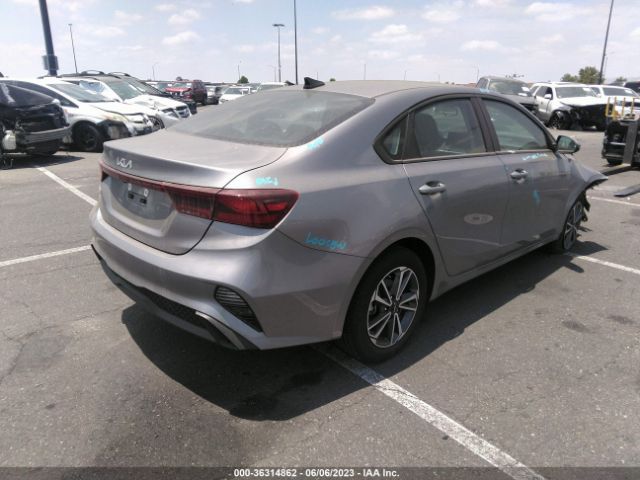 3KPF24AD8PE548164 KIA Forte Lxs