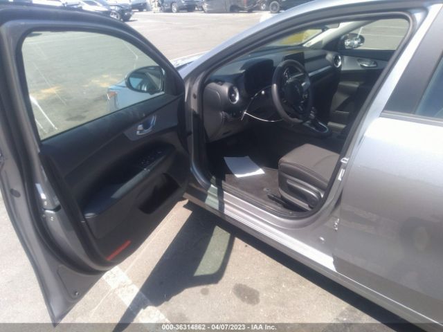 3KPF24AD8PE548164 KIA Forte Lxs